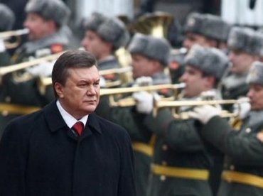 Янукович отменил обязательный призыв в армию
