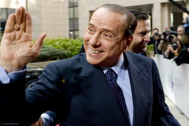 Берлускони отлучили от политики на два года