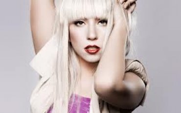 Lady Gaga разделась догола на сцене гей-клуба в Лондоне