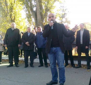 Столичні мажори разом з екс-міністром Януковича агітують за Лавруся