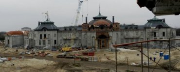 В Конча-Заспе продолжают строить Межигорье-2 для сына Януковича