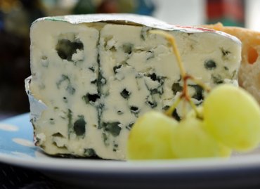 Фурор в России: самарские ученые создали сыр с плесенью