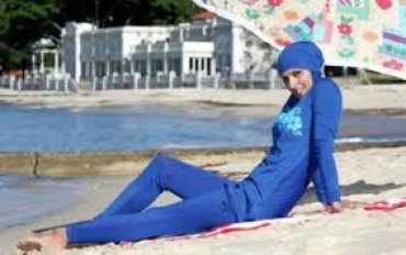 В Европе хотят запретить носить мусульманский купальник