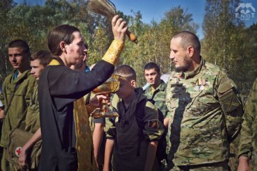 По благословению настоятелей монастыря РПЦ в России открыто готовят боевиков для ДНР и ЛНР