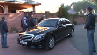 Шокин ездит на Mercedes за 19 миллионов с номерами от Skoda