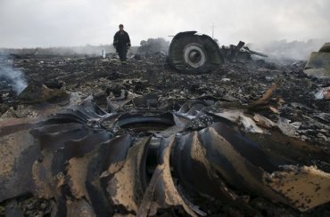 Россия вскрывала тела погибших с рейса МН17, – The Guardian