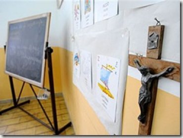 Испанские социалисты хотят запретить преподавание религии даже в частных школах