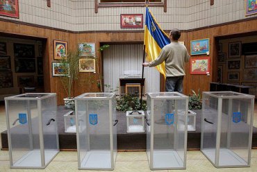 Больше половины украинцев проигнорировали выборы