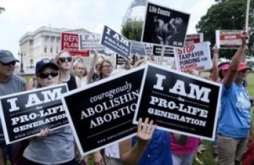 В США церкви отказываются платить налог на аборты