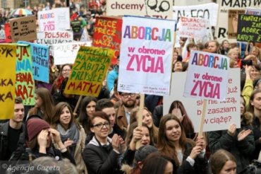 Польский парламент не смог запретить аборты