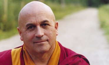 Самым счастливым человеком в мире оказался монах