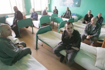 В России малышей держали в одном здании с психбольницей