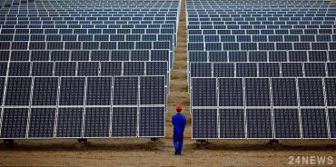В Китае строят крупнейшую в мире солнечную электростанцию