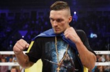 Украинец Усик признан боксером года по версии WBO