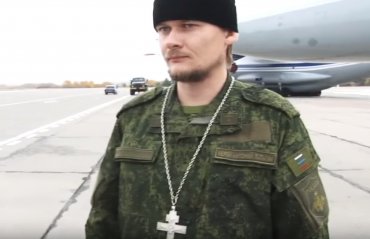 Для российских священников создали специальную военную форму с крестами