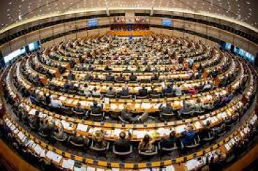 Европарламент назвал незаконным референдум в Каталонии