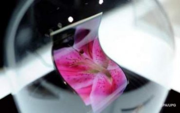 Samsung выпустит гнущийся смартфон лимитированным тиражом