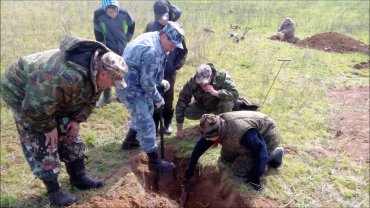 В Крыму раскопали полк убитых российских солдат