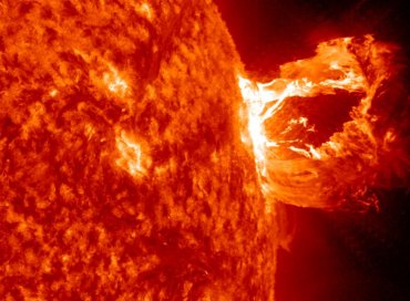 Мощная вспышка на Солнце погубит Землю в ближайшие 100 лет