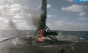 Ракета Falcon 9 загорелась во время приземления