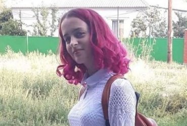 Российским школьникам запретят красить волосы и пользоваться косметикой