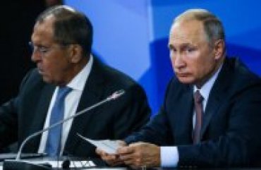 Уровень доверия Путину в России упал вдвое