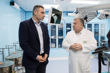 Кличко перевірив, як відремонтували відділення у Київській міській клінічній лікарні №1 та центрі «Академія здоров‘я людини»