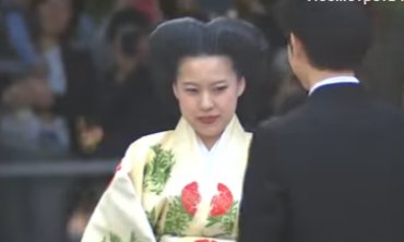 Японская принцесса отказалась от титула ради любви к простому мужчине