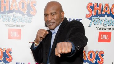 Легендарный американский боксер вернется на ринг в 56 лет
