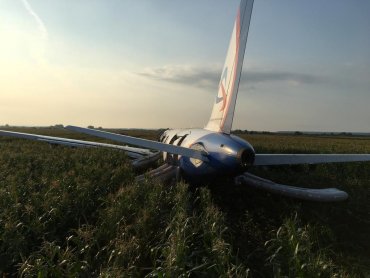 Число погибших из-за аварийной посадки самолета возле Львова возросло до 5 человек