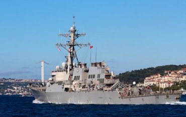 Эсминец США зашел в Черное море