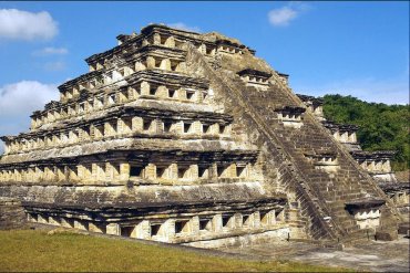 Археолог обнаружил 27 старинных обрядов майя в Мексике