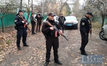 В Золотое-4 приехала вооруженная полиция, хотят выселить «Азов»