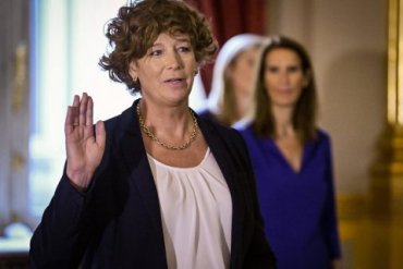 Впервые в Европе вице-премьером назначили трансгендера