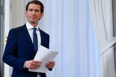 Канцлер Австрии подал в отставку из-за скандала