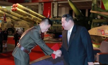 Лидер КНДР грозит США «непобедимой армией»