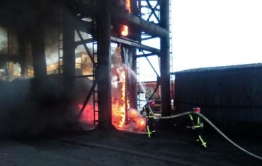 В Донецкой области произошел пожар на коксохимическом заводе