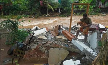 Мощное наводнение в Индии: десятки погибших