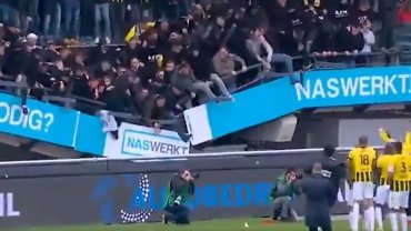 Допрыгались: болельщики в Нидерландах обрушили трибуну во время матча