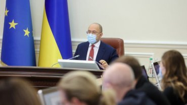 Локдауна в Украине не будет, но вакцинироваться надо, – Шмыгаль