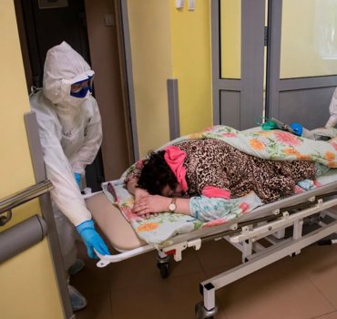 Россиянка, специально заразившая себя и детей COVID-19, умерла в больнице