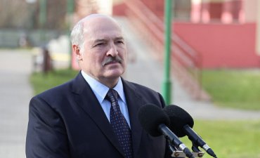 Лукашенко заявил, что на границу Беларуси подбросили немецкие танки