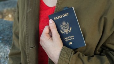 В США выдали первый паспорт человеку третьего пола