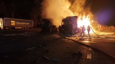 Под Харьковом взорвалась АЗС: полностью сгорели две машины. Фото и видео