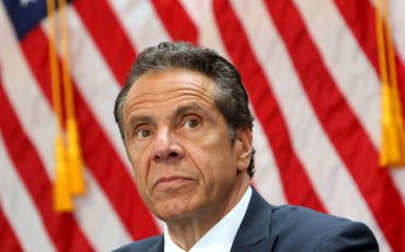 Против бывшего губернатора Нью-Йорка возбудили дело о сексуальных домогательствах