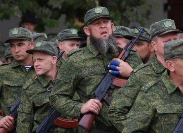 Росія масово перекидає тисячі мобілізованих до Криму