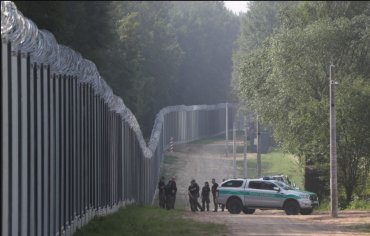 Найзахищеніша в Європі: Польща добудувала стіну на кордоні з Білоруссю