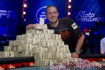 Американец выиграл в покер 8,5 млн долларов