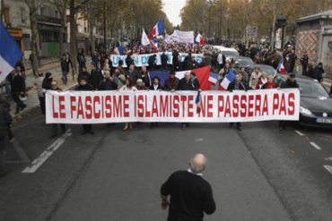 В Париже прошла антиисламская демонстрация