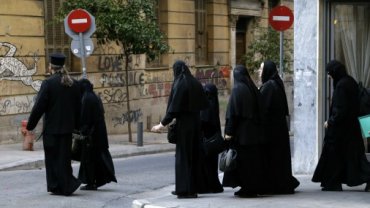 В Италии арестована монахиня за сексуальные домогательства к девушке